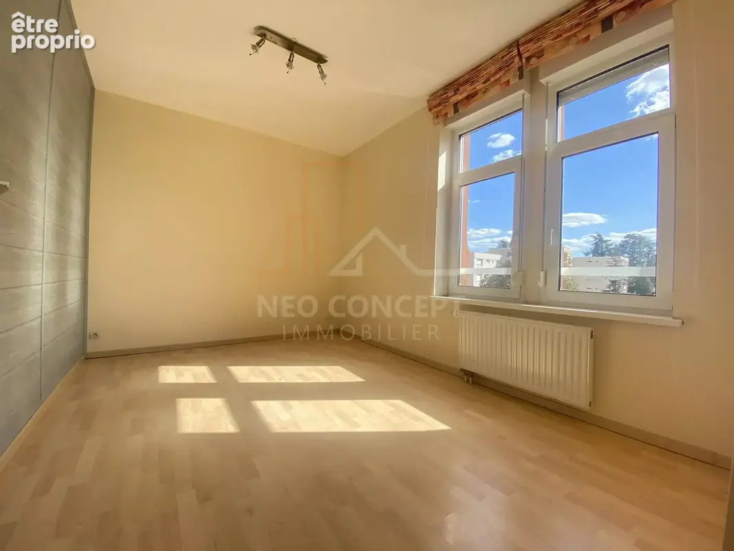Un appartement lumineux avec garage, à proximité du centre ville - photo 4