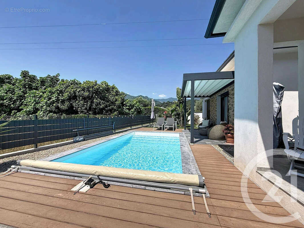 Maison 100 m² à Santa-Lucia-Di-Moriani  - photo 3
