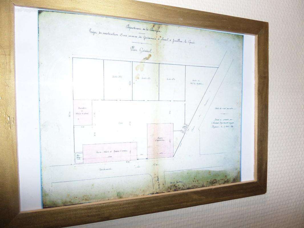 Appartement à JUMILHAC-LE-GRAND