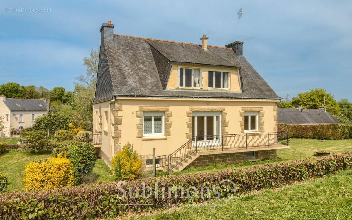 Maison à SAINT-CARADEC-TREGOMEL