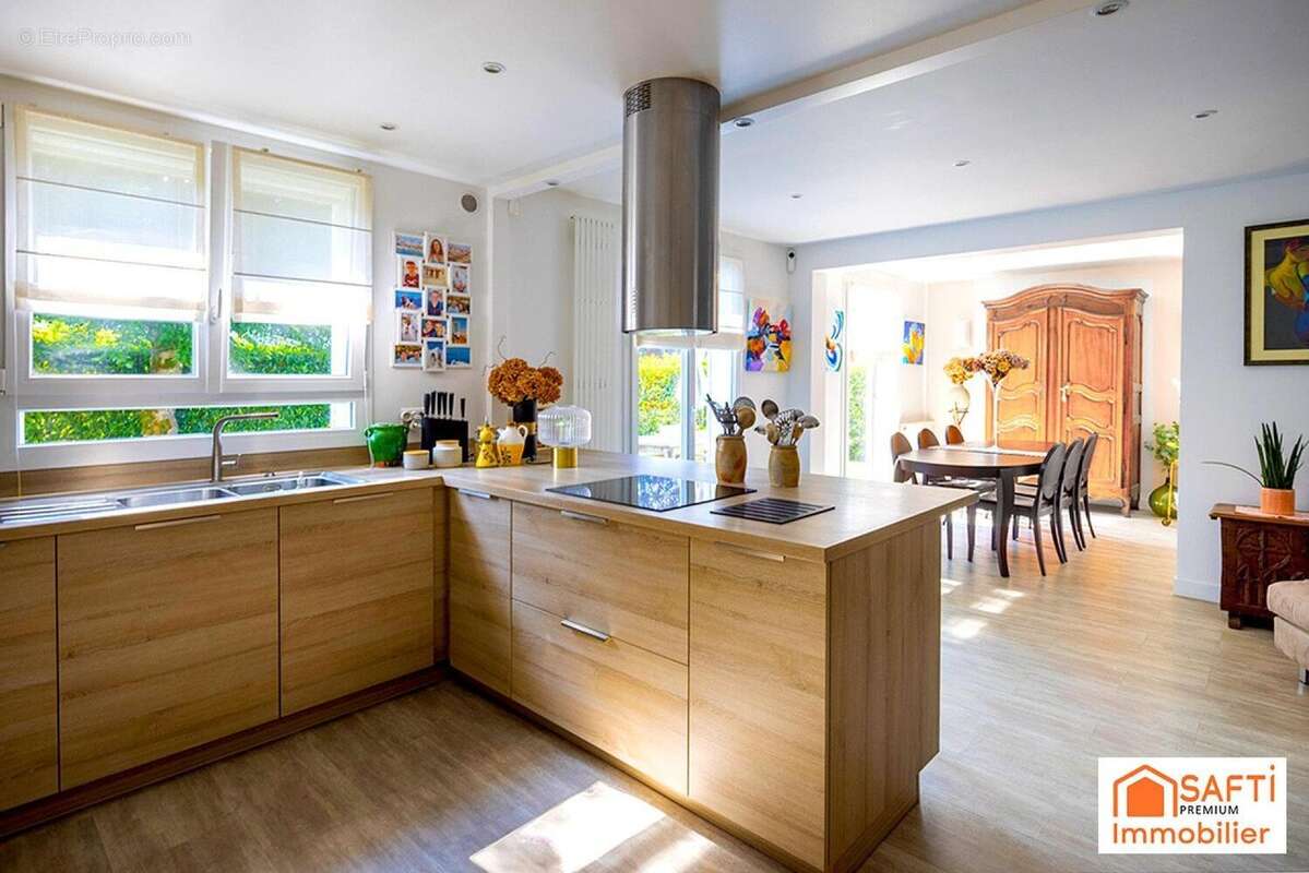 Photo 3 - Maison à VOISINS-LE-BRETONNEUX