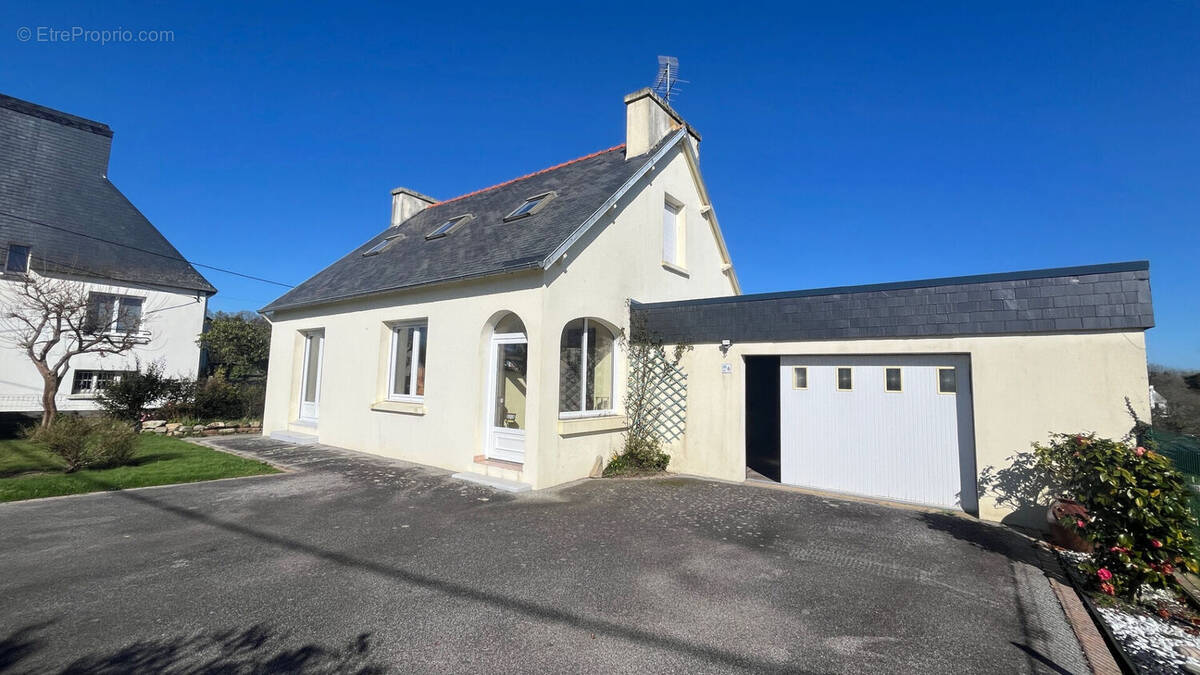 Maison à ERGUE-GABERIC