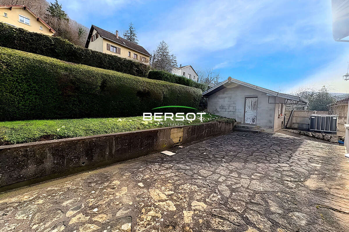 Maison à PONT-DE-ROIDE