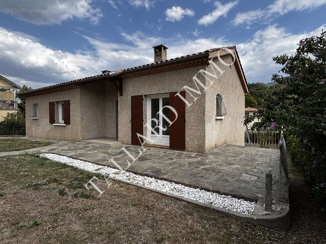 Tallard centre, villa de plain pied sur sous sol complet, terrain 933 m2 - photo 2