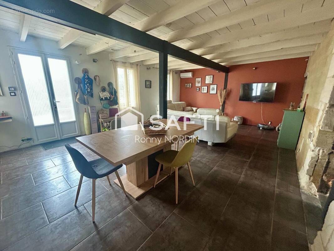 Photo 1 - Maison à SAINT-SEURIN-DE-PRATS