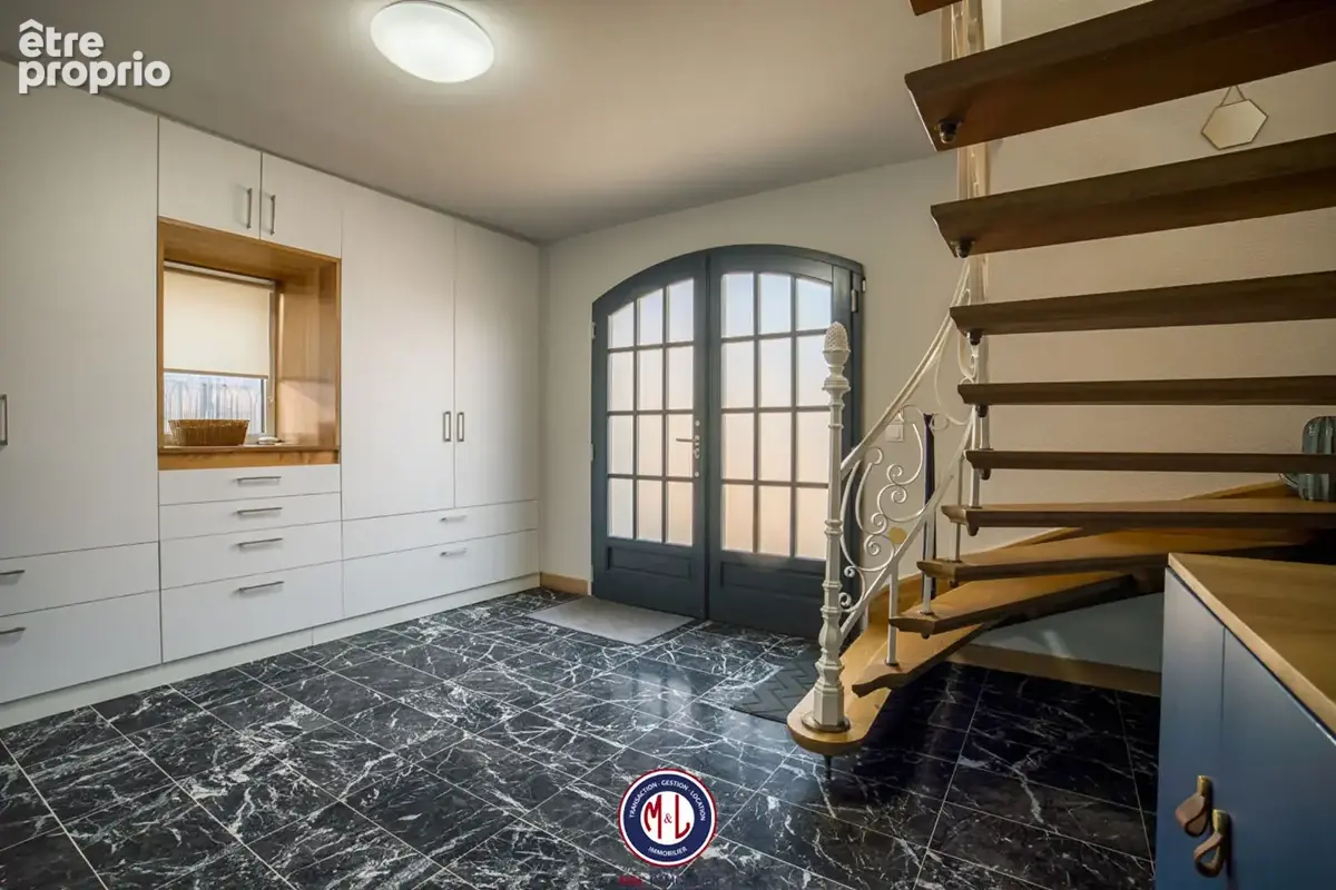 Maison La Maxe 7 pièce(s) 230 m2 et piscine . - photo 4