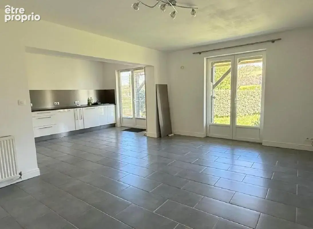 Maison 3 pièces 75 m² à vendre à Civray (86250) - photo 4