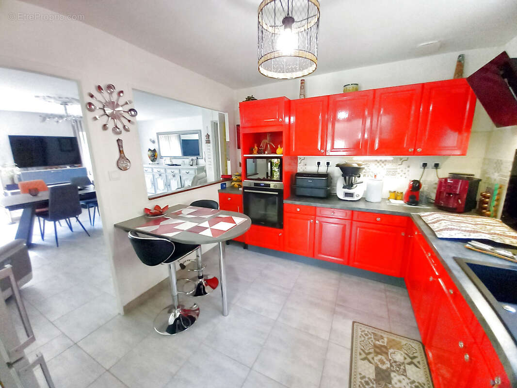 Maison de Standing en parfait état avec piscine. - photo 24