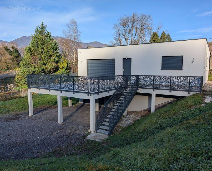 Maison à CHATEAUNEUF