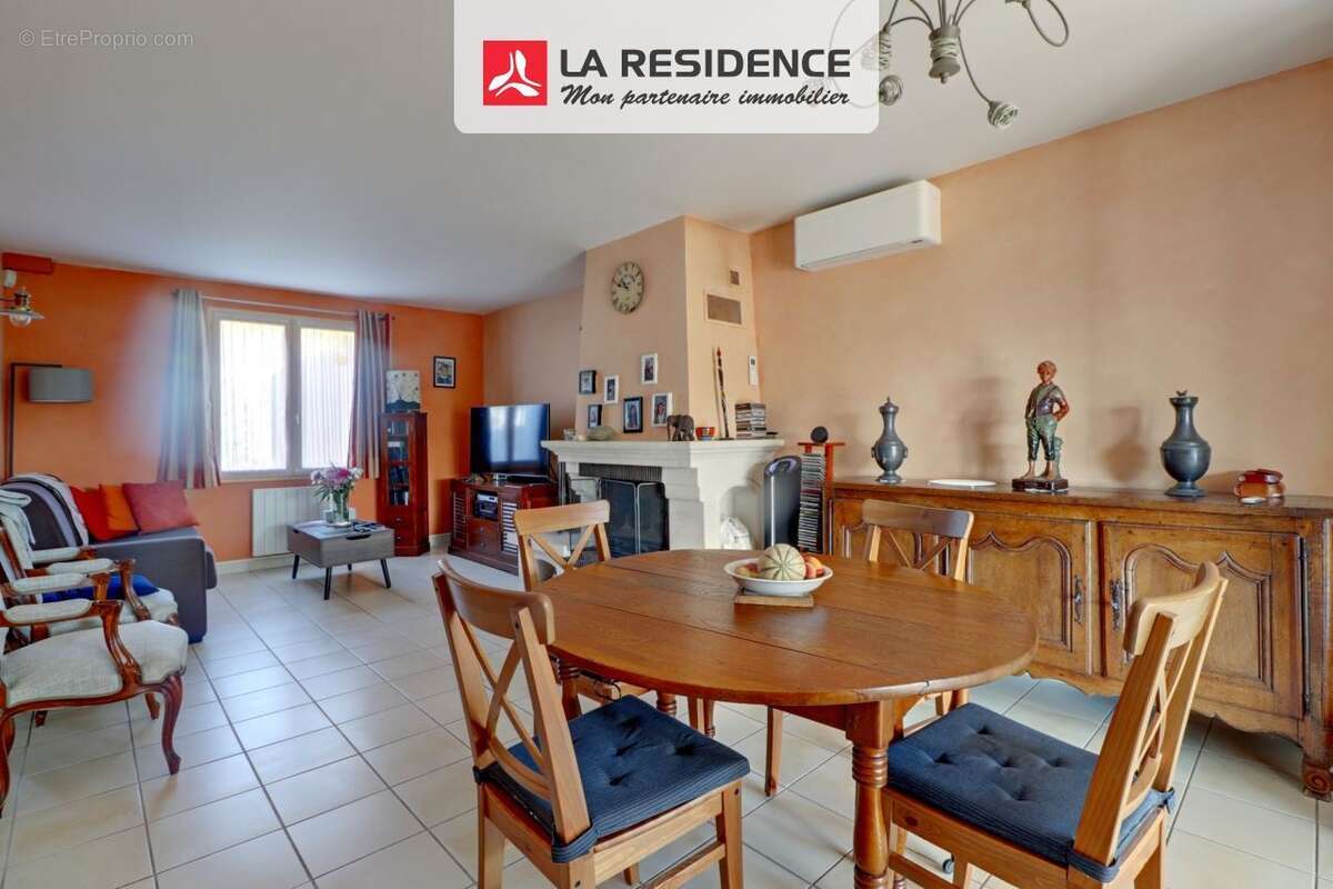 Maison à JOUY-LE-MOUTIER