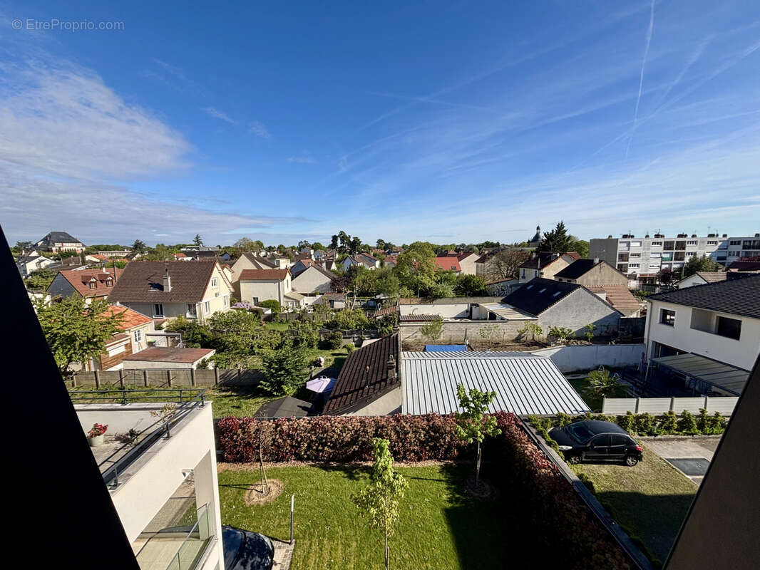 Appartement à SAINTE-GENEVIEVE-DES-BOIS