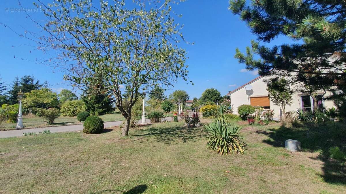 Maison à CHAMPENOUX