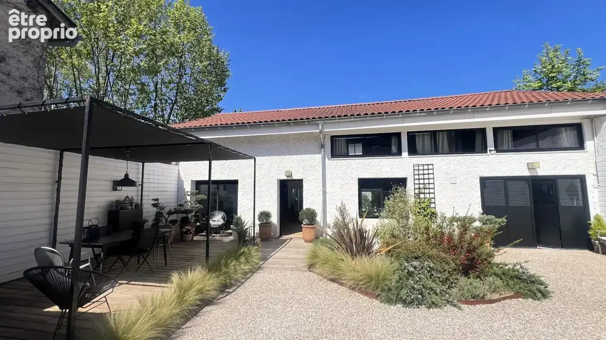 Photo 2 - Maison à LA TOUR-DE-SALVAGNY