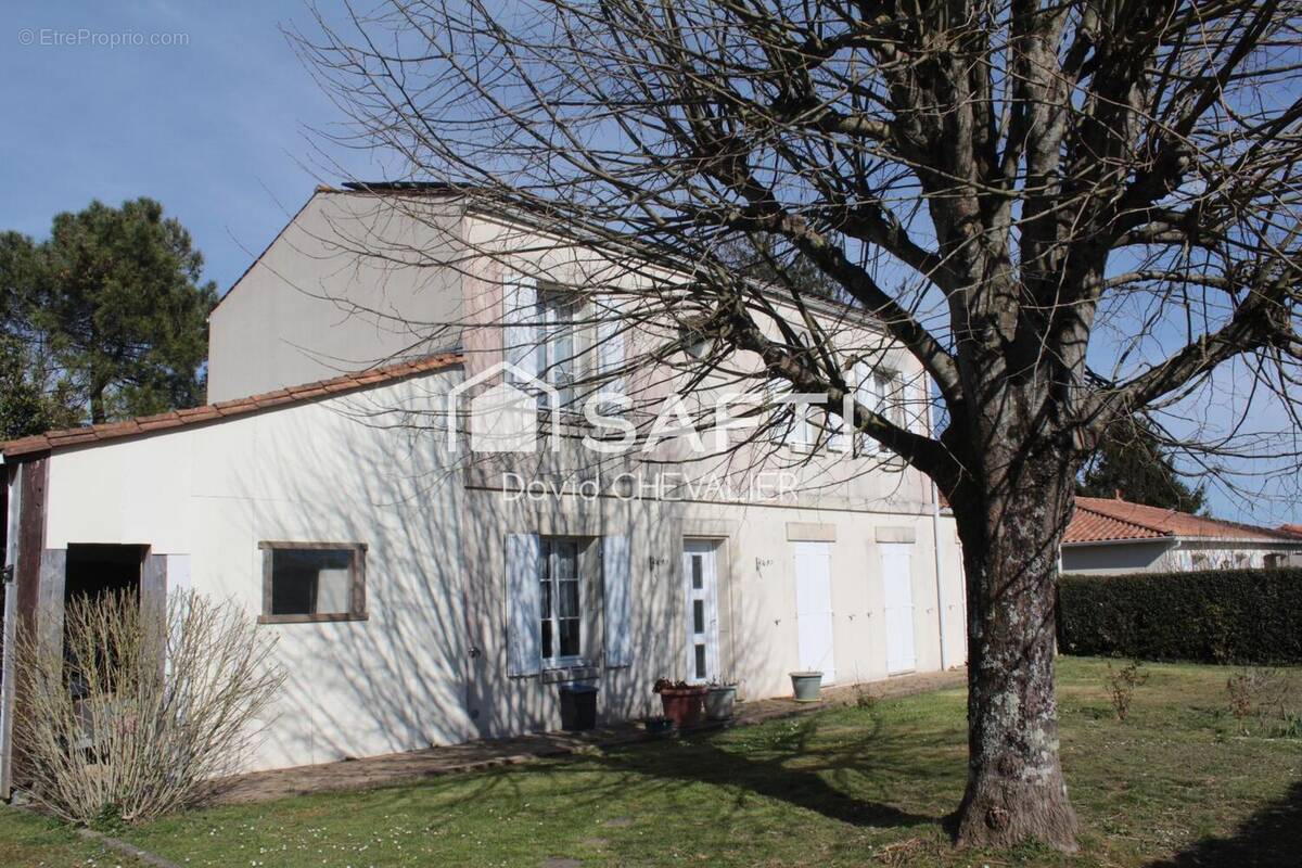 Photo 1 - Maison à SAINT-GENIS-DE-SAINTONGE