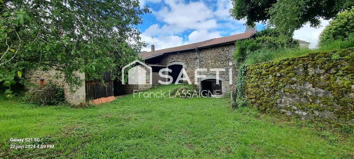 Maison 100 m² à Baffie  - photo 2