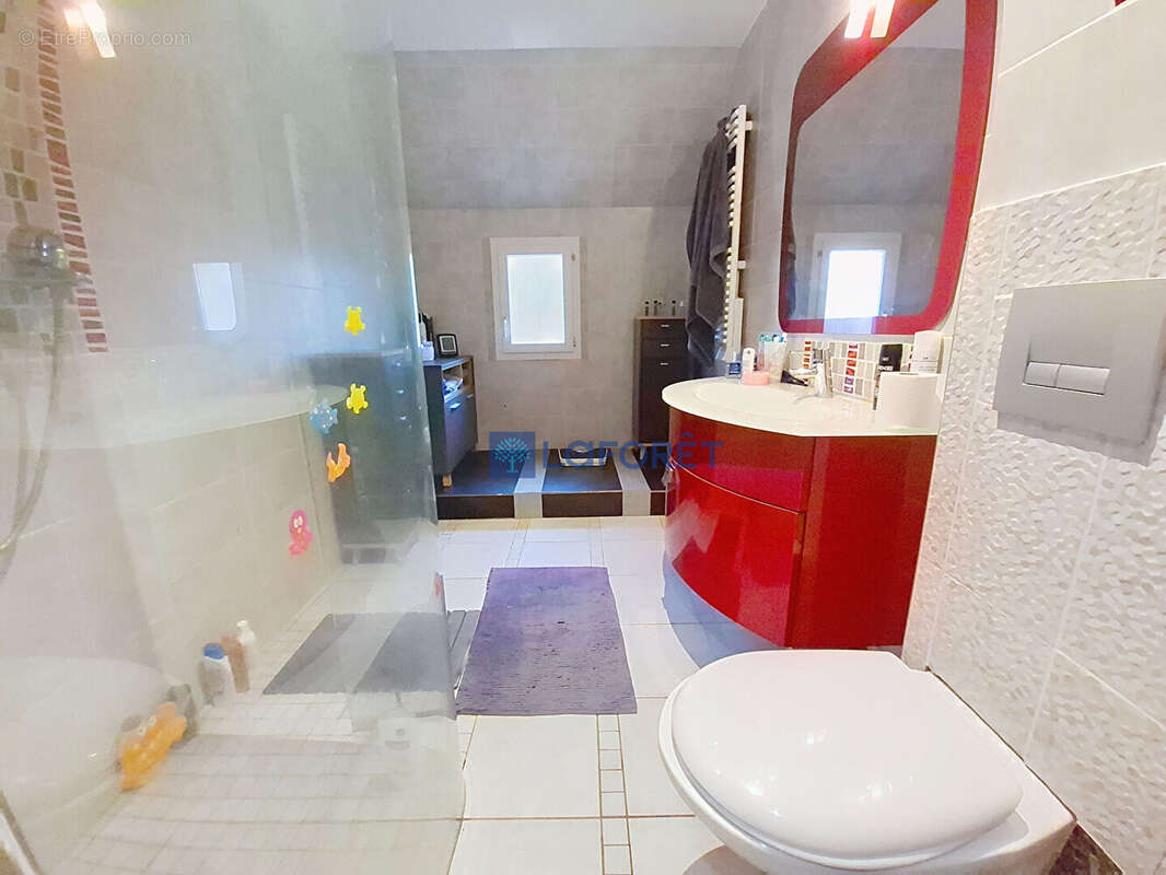 Maison à BAILLY-ROMAINVILLIERS