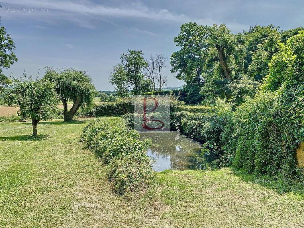 photofc3ba88785f4c153a5ae7ad8d8d97fa2 - Maison à FLEURANCE