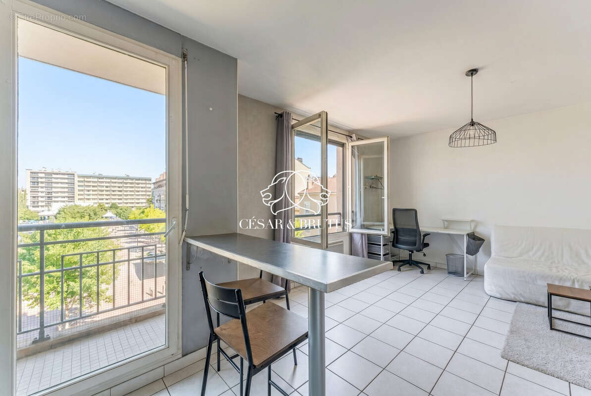 Appartement à LYON-8E
