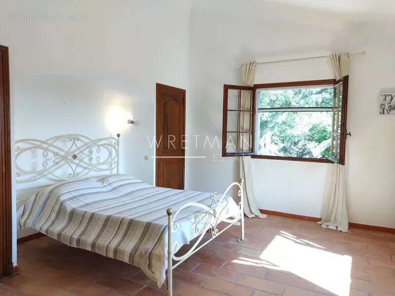 Maison à LA GARDE-FREINET