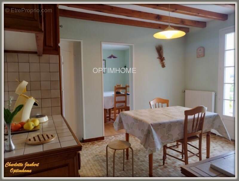 Maison à MONTMOREAU-SAINT-CYBARD