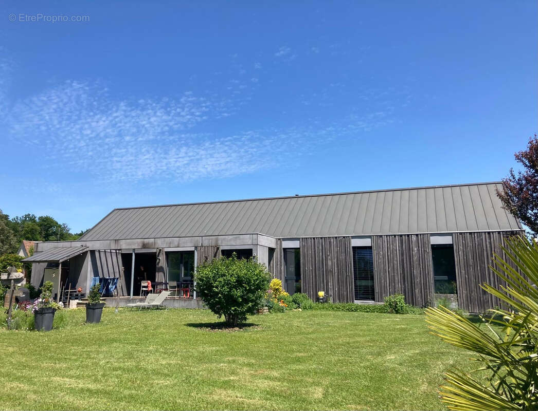 Maison à SAINT-MAURICE-MONTCOURONNE