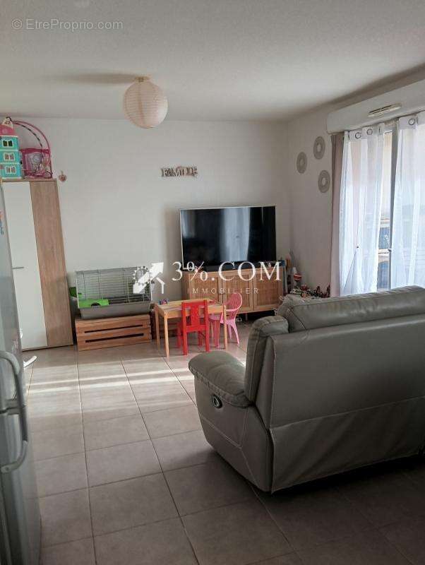 Appartement à POUSSAN