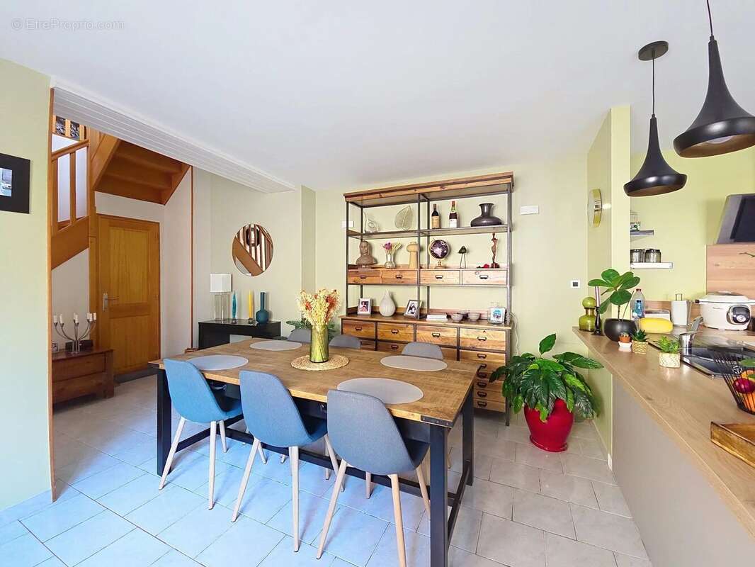 Maison à CRECY-SUR-SERRE