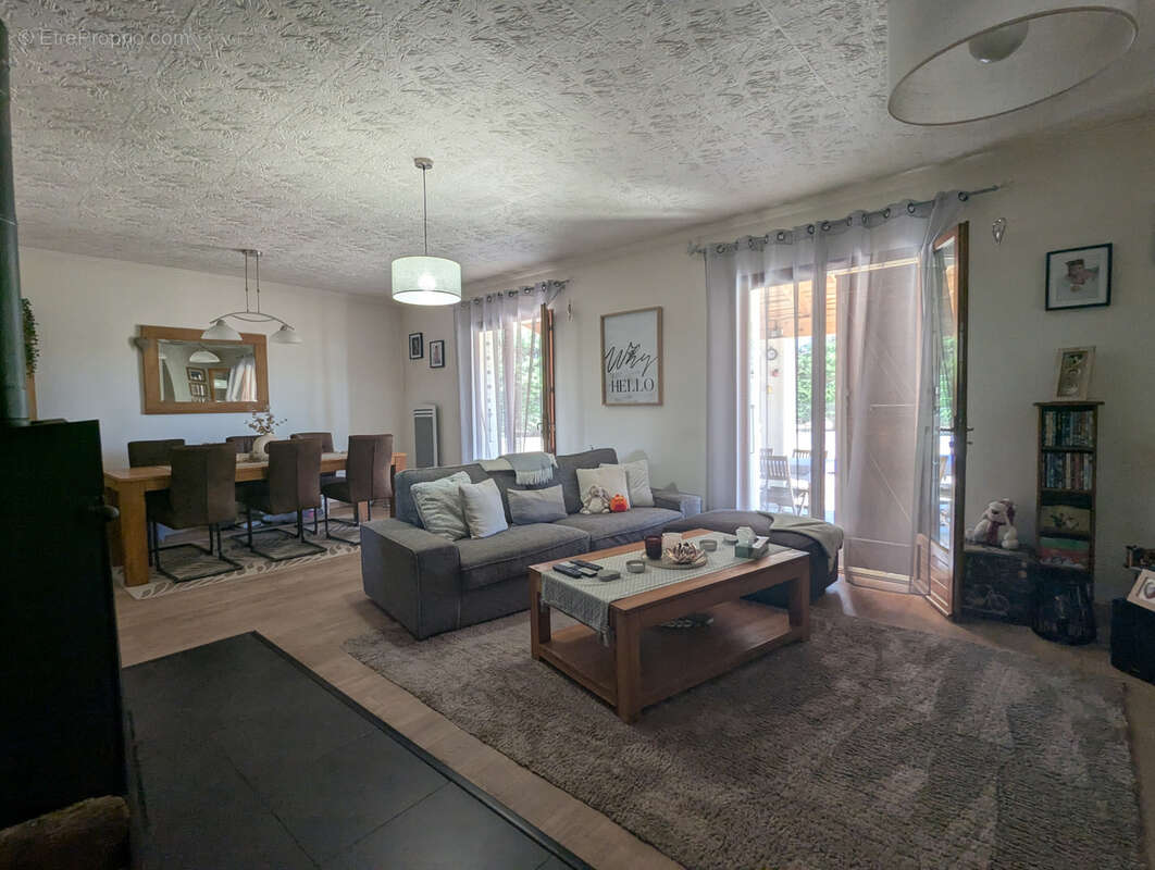 Maison à SAINTE-VALIERE