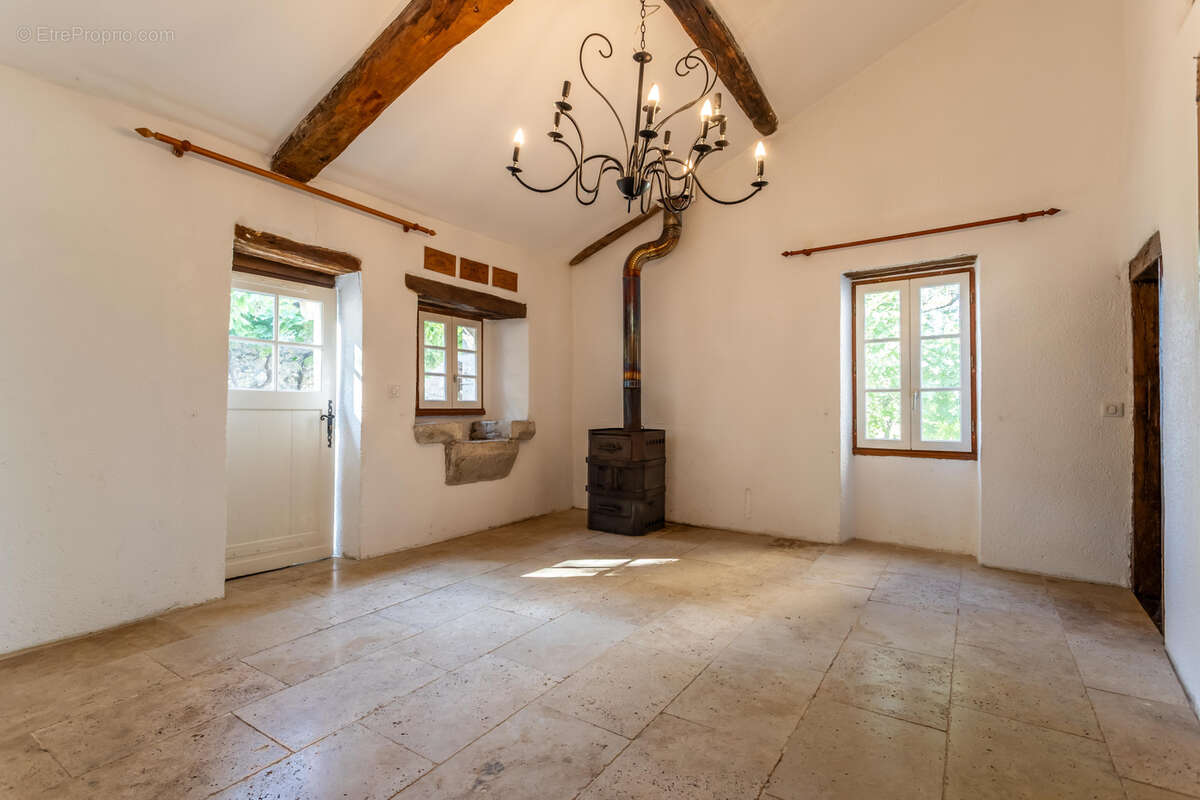Maison de campagne avec annexe, piscine et dépendance - photo 24
