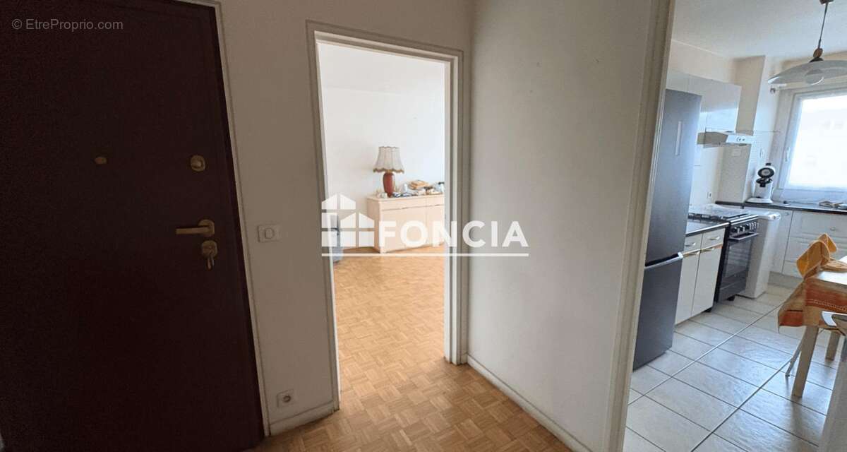 Appartement à FRESNES