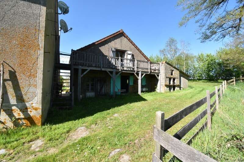 Maison à SAINT-LEGER-MAGNAZEIX