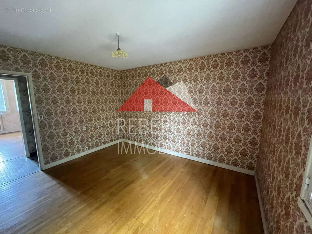 Maison à LABRUGUIERE