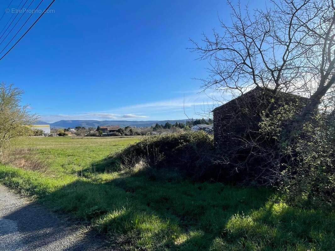   - Terrain à SAINT-SERNIN