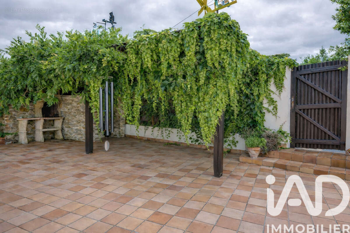Maison 231 m² à Vaire  - photo 7