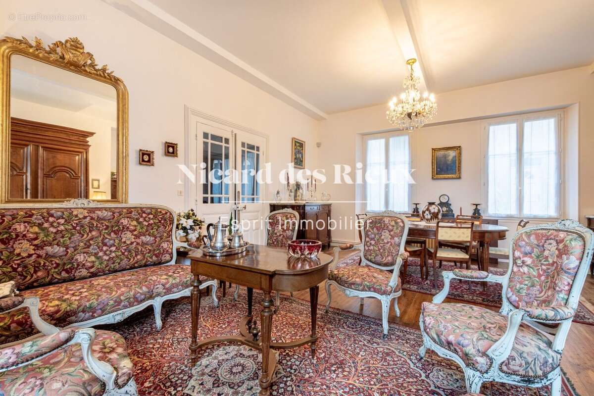 Maison à MAGNAC-LAVAL