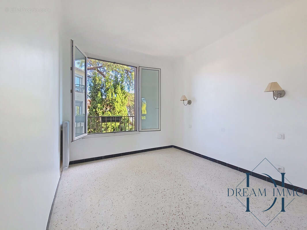 chambre 2 - Appartement à PERPIGNAN