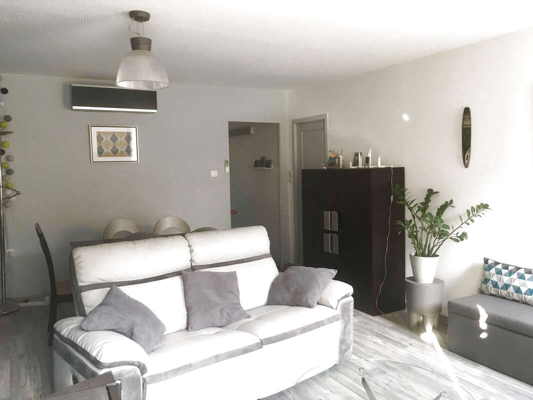 Appartement à LAMBESC