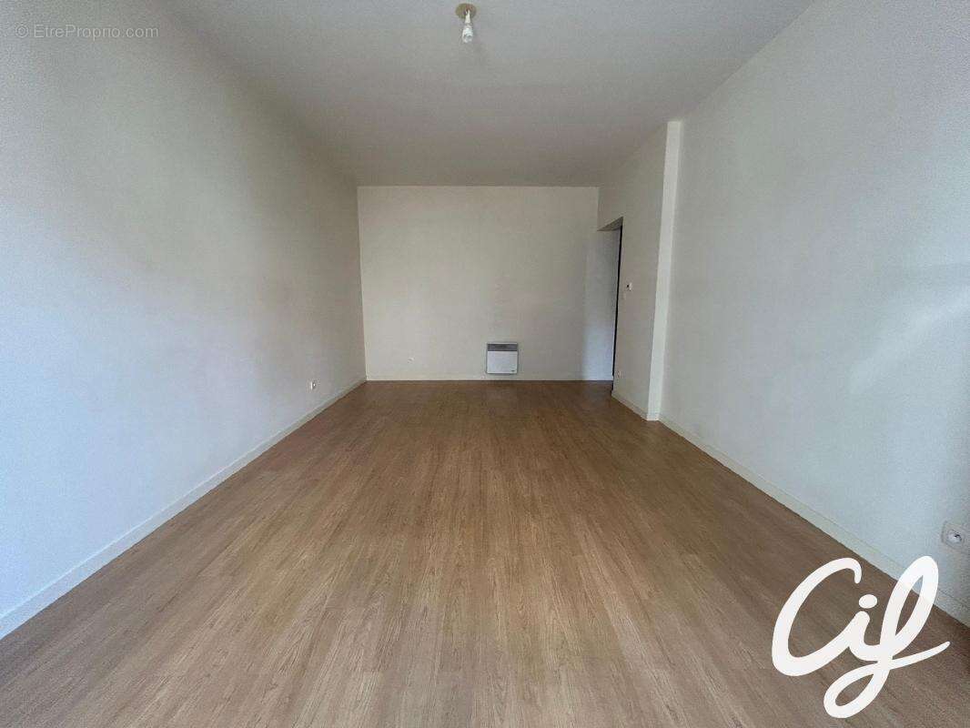 Appartement T3 NANTES Champ de Mars - 61.25 m2  220 000 Euros - photo 4