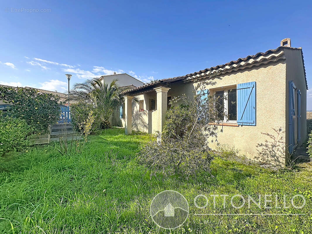 Maison à ROQUEBRUNE-SUR-ARGENS
