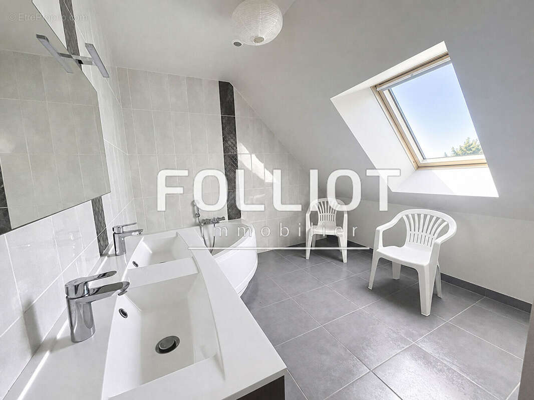 Maison récente 5 pièces à vendre à Jullouville - Réf 12658DH - photo 10