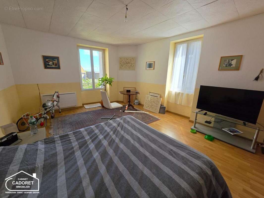   - Maison à PAIMBOEUF