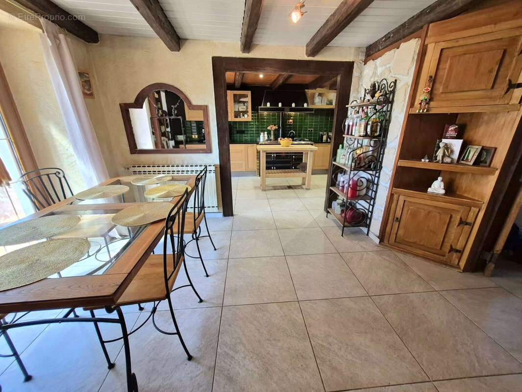 Maison à VETRAZ-MONTHOUX