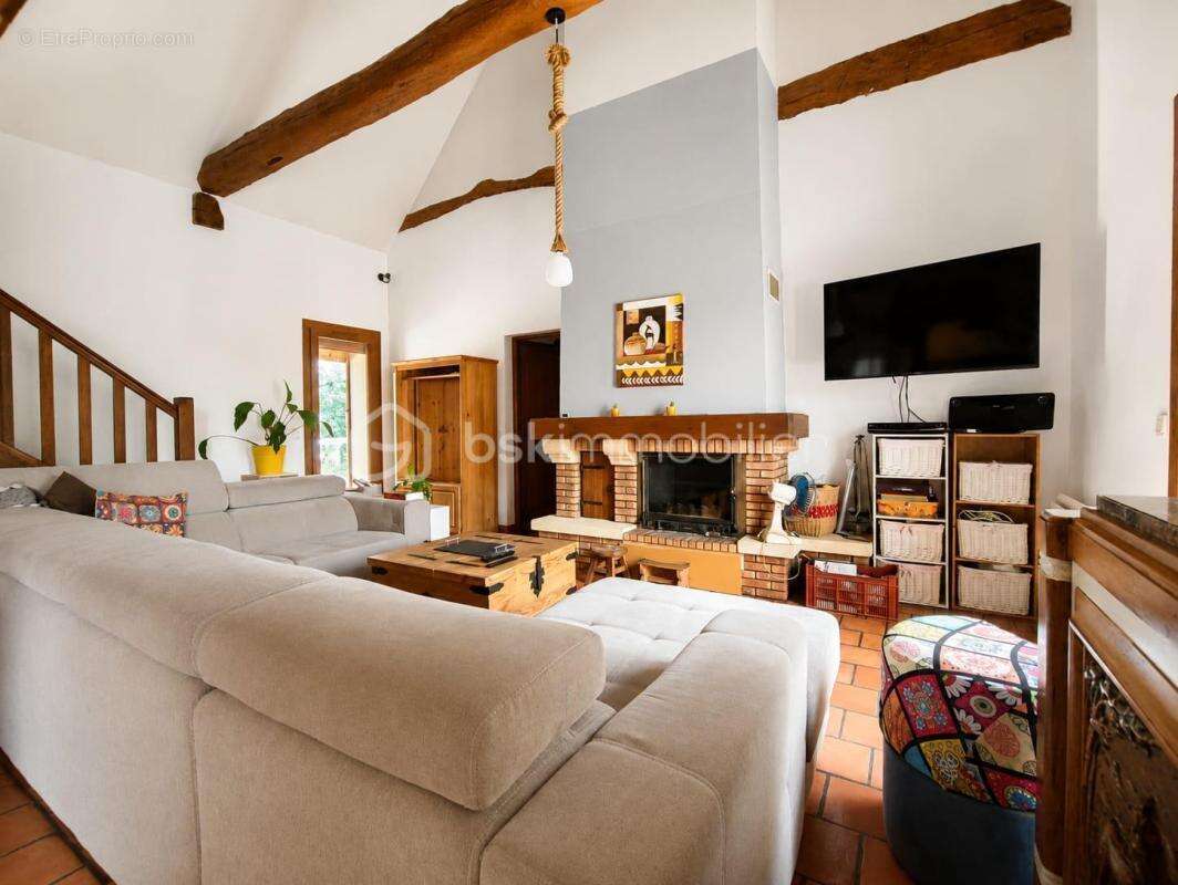 Maison de caractère avec deux habitations, piscine et 3 035 m² de terrain – Aux portes de Bergerac - photo 5