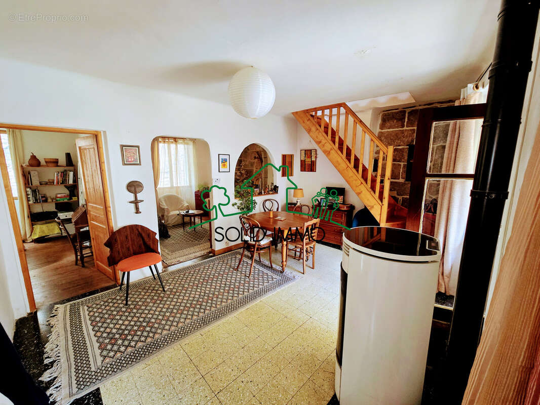 Maison de village avec terrasse plein sud et fort potentiel d’aménagement - photo 3