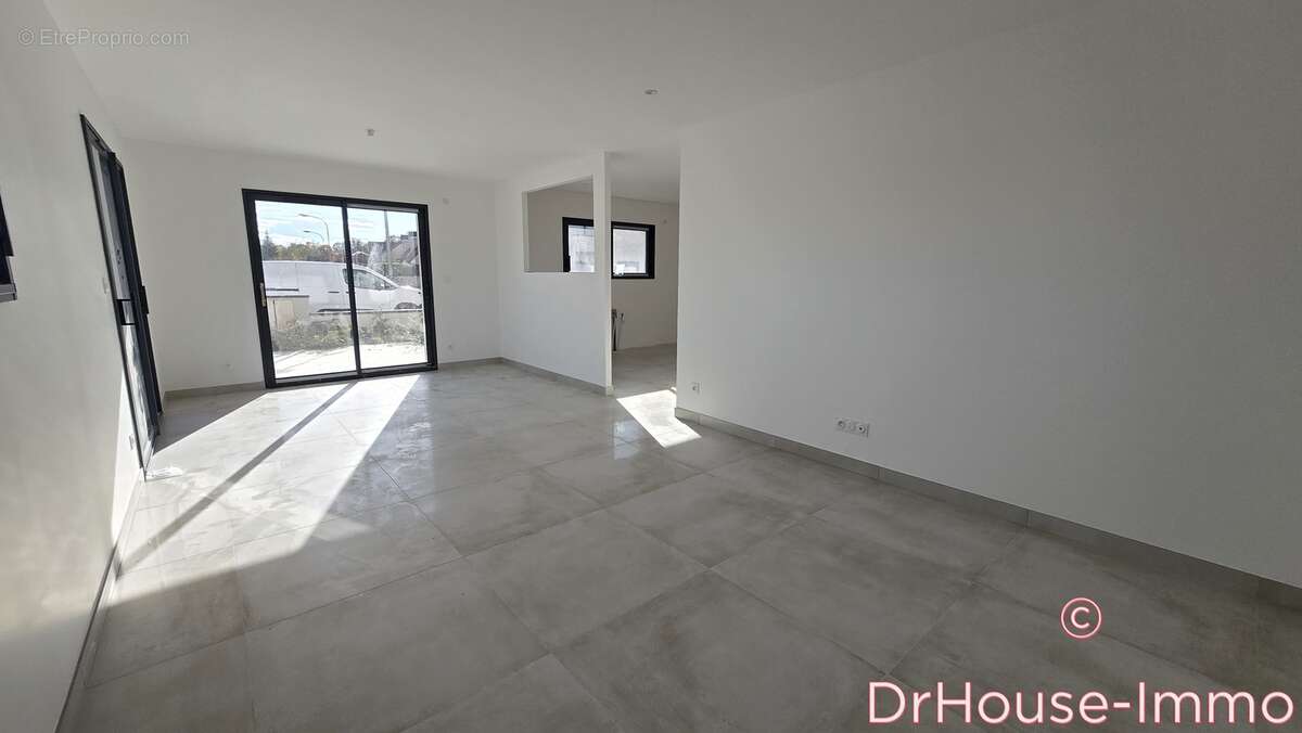 Maison à SAINT-JULIEN