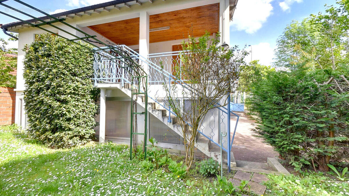 Maison à BRY-SUR-MARNE