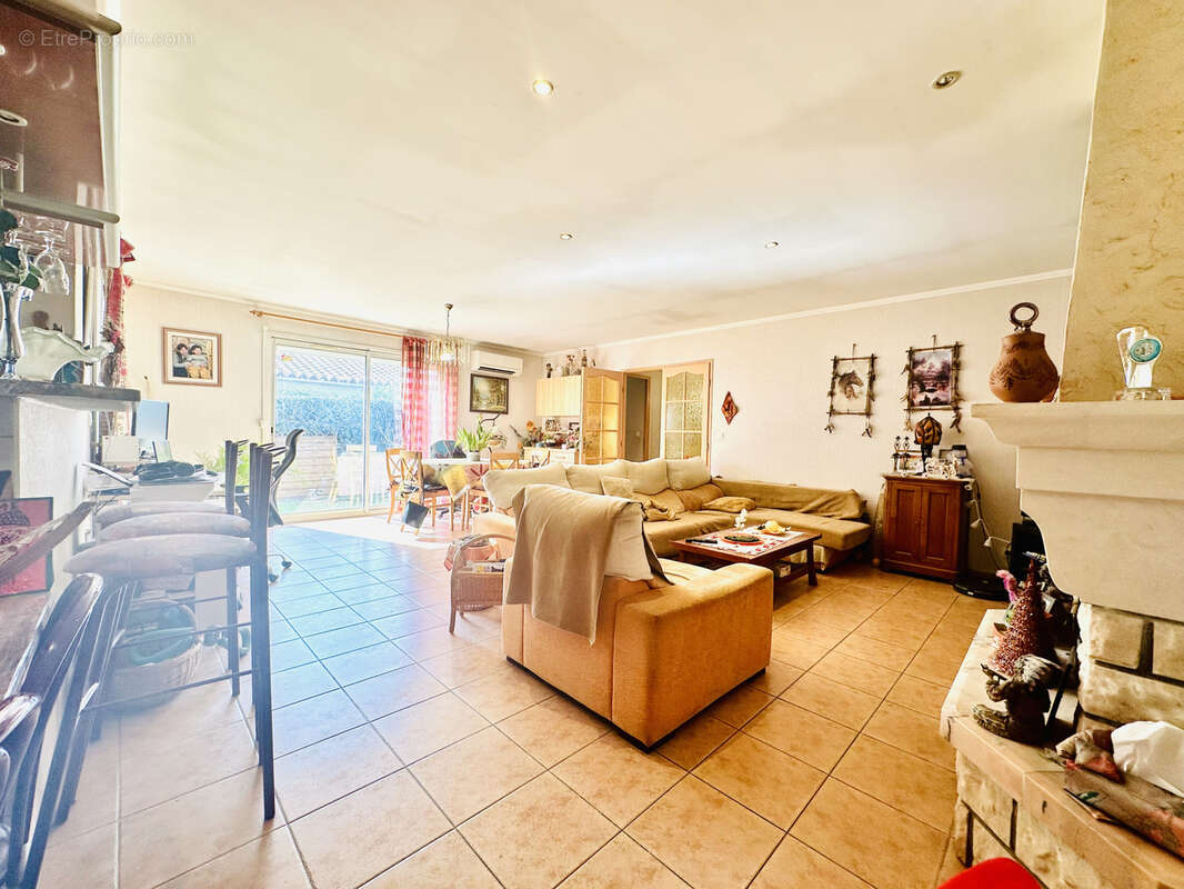 Maison à VILLENEUVE-DE-LA-RAHO