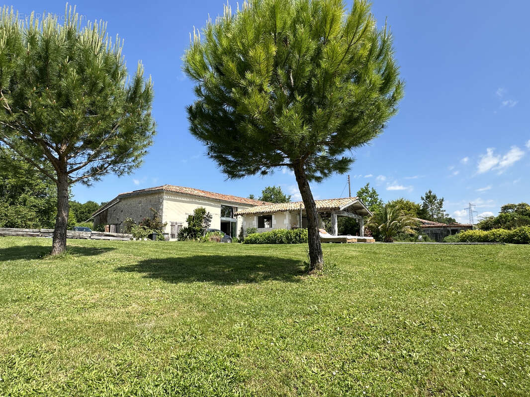 Maison à SALLES-DE-BARBEZIEUX