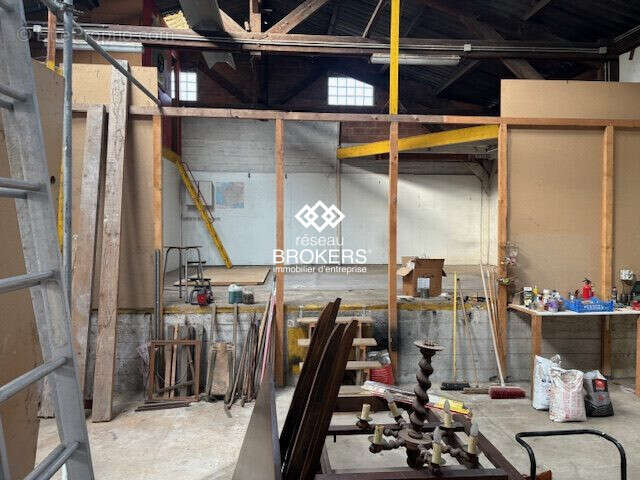 Int entrepôt côté - Commerce à LE PERREUX-SUR-MARNE