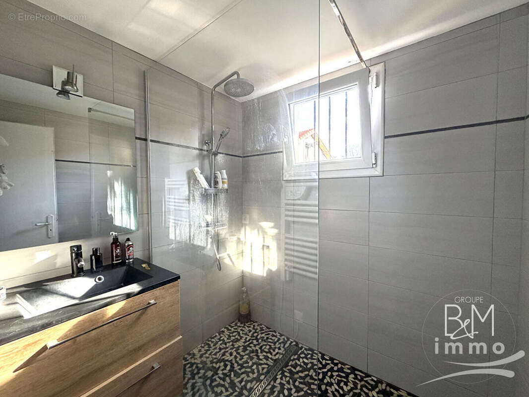Appartement à TOSSE